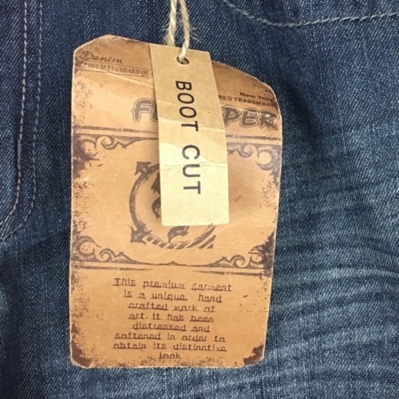 FLYPAPER Jeans Bootcut Distressed Dark Size 34 x 30 Short Inseam NWT Canvas Belt - Picture 6 of 9